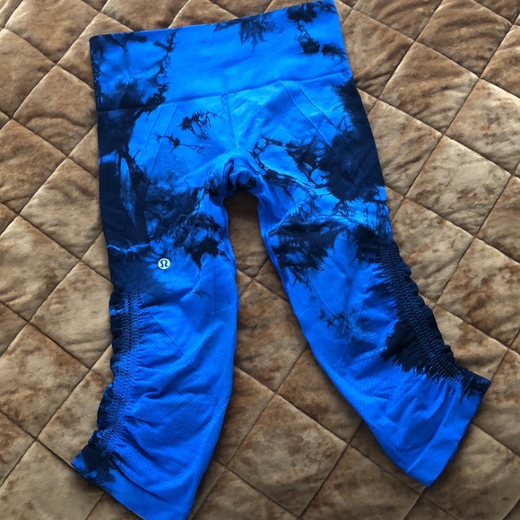 lululemon athletica Pants - Lululemon Tie Dye cadet sapphire crops (Rare)